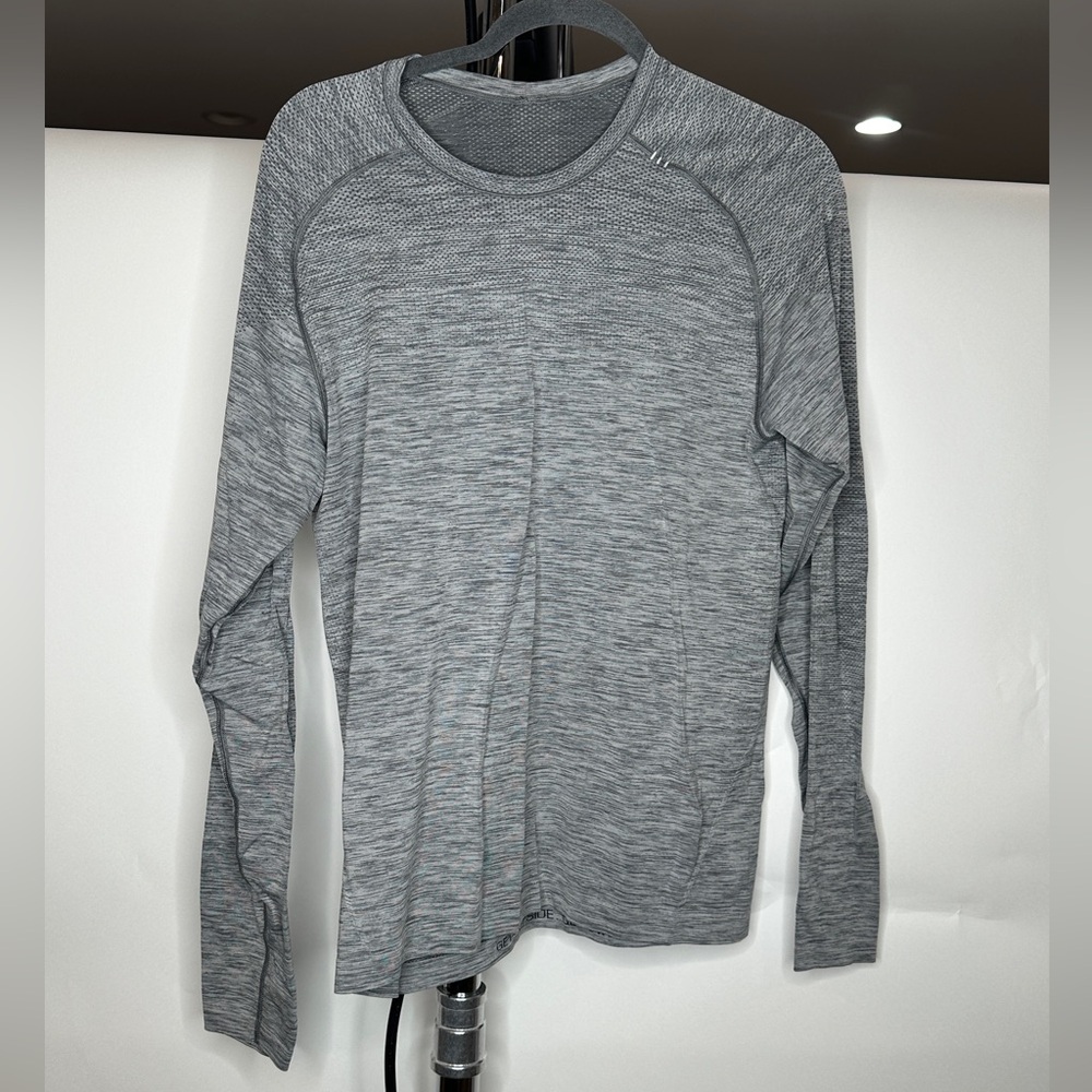 Lululemon metal Vent Tech long sleeve Sz M
